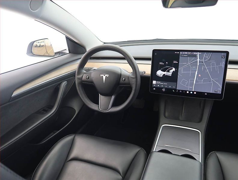Tesla Model 3 (2021) Std Range Plus LFP, SoH 93% - fotka 7 z 33