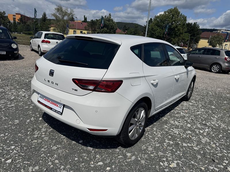 Seat Leon (2016) 1.2TSi, SERVISKA,NEHAVAR. - fotka 4 z 24