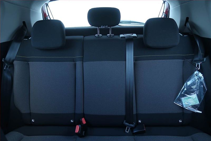 Citroën C3 (2020) Shine 1.2 PureTech, Tempomat - fotka 10 z 23