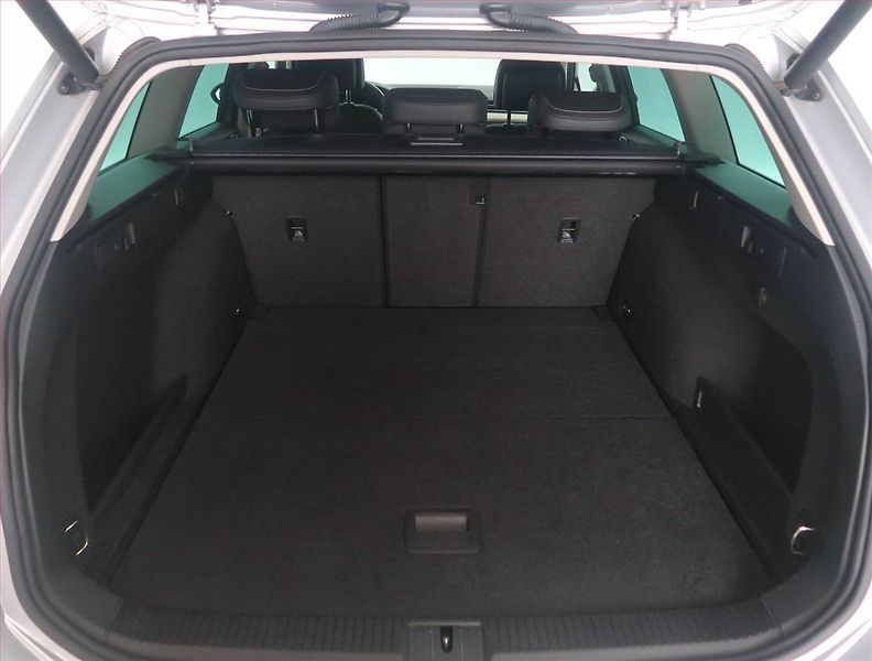 Volkswagen Passat (2020) Business 2.0 TDI - fotka 14 z 16