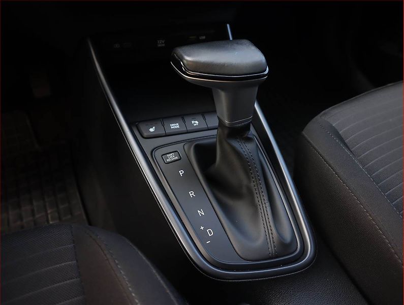 Hyundai i20 (2022) 1.0 T-GDI, Automat, Serv.kniha - fotka 13 z 21