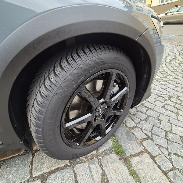 Volvo V60 (2021) Cross Country B4 Mild hybrid - fotka 11 z 26