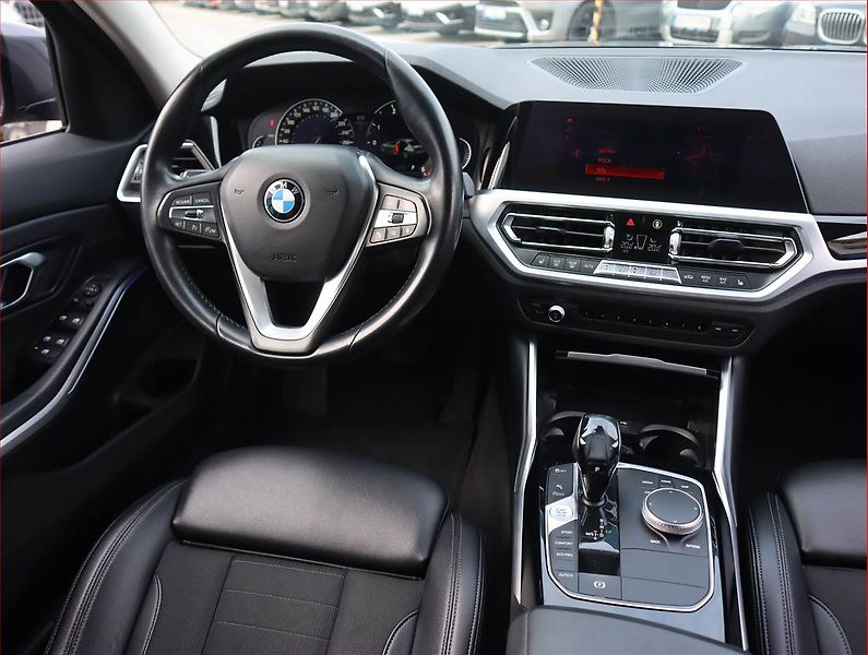 BMW Řada 3 (2019) 320 d xDrive - fotka 7 z 21