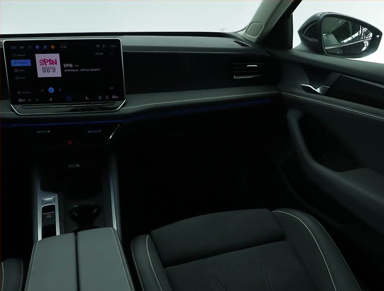 Volkswagen Passat (2024) Business 1.5 eTSI ACT - fotka 8 z 18