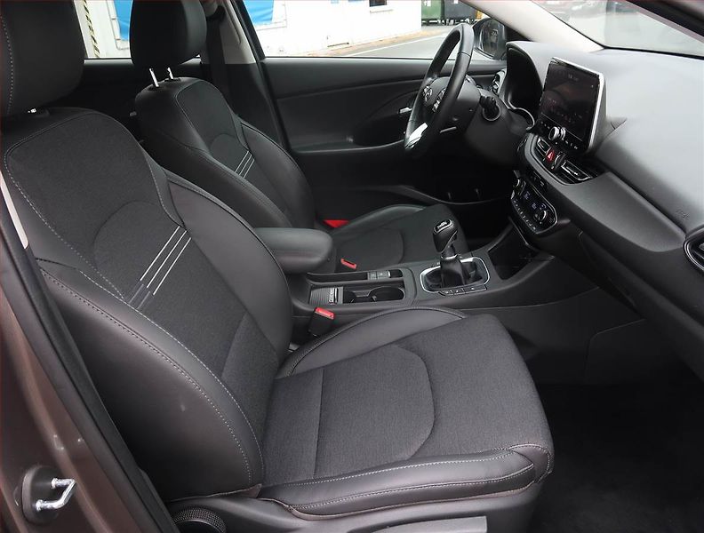 Hyundai i30 (2021) 1.6 CRDi MHEV, Serv.kniha - fotka 9 z 21