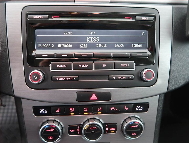 Volkswagen Passat (2014) Comfortline 2.0 TDI, Automat - fotka 12 z 20