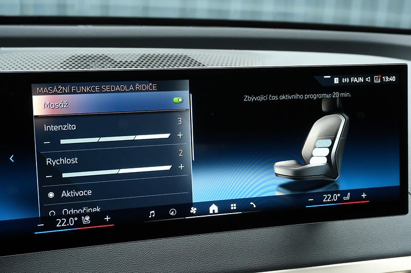 BMW iX 40, SoH 96,8%, SkyLounge,Tažné - fotka 20 z 37