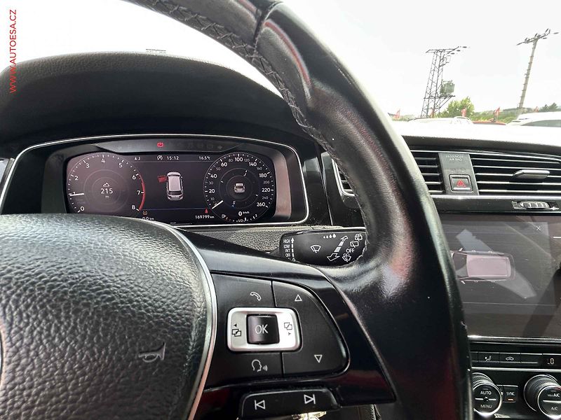 Volkswagen Golf (2018) 1.5 TSI, Highline, +pneu - fotka 20 z 20