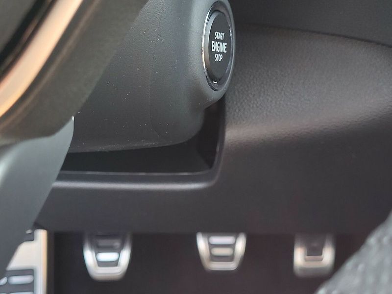 Škoda Karoq Dynamic 1,5TSI 110kW - fotka 16 z 32