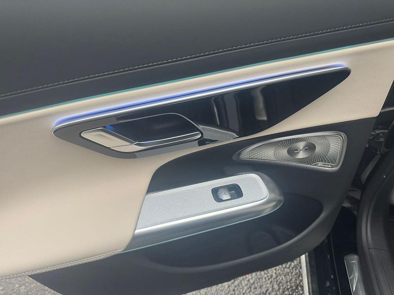 Mercedes-Benz Třídy E (2025) E 220 d 4MATIC kombi - fotka 11 z 23