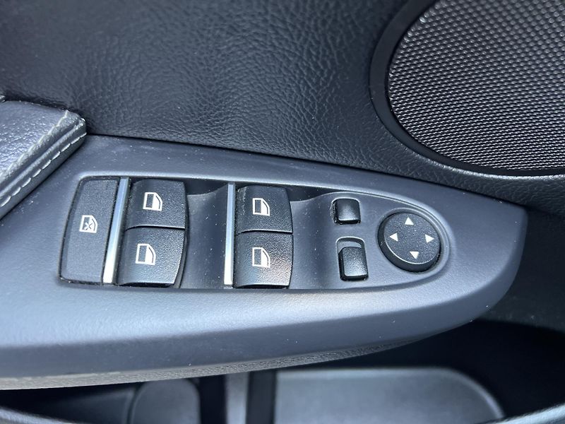 BMW X3 xDrive 20D AUTOMAT TEMPOMAT  - fotka 12 z 37