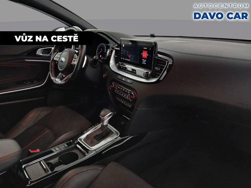 Kia Ceed 1,6 TGDI 150kW GT LED 1.Maj. - fotka 3 z 10