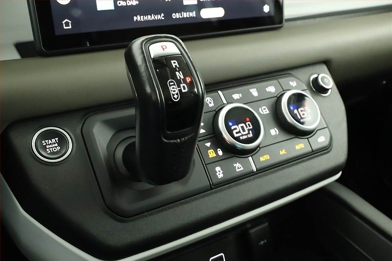 Land Rover Defender (2021) D250 AWD - fotka 10 z 17