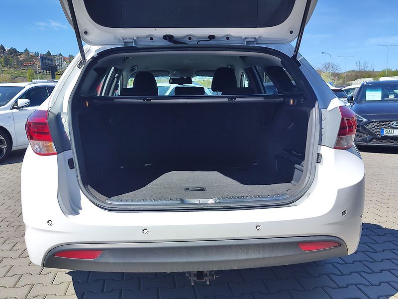 Hyundai i40 1.6 CRDi/100kW Success DCT - fotka 10 z 39