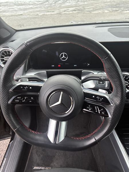 Mercedes-Benz GLB (2024) 200d 4MATIC - fotka 10 z 13