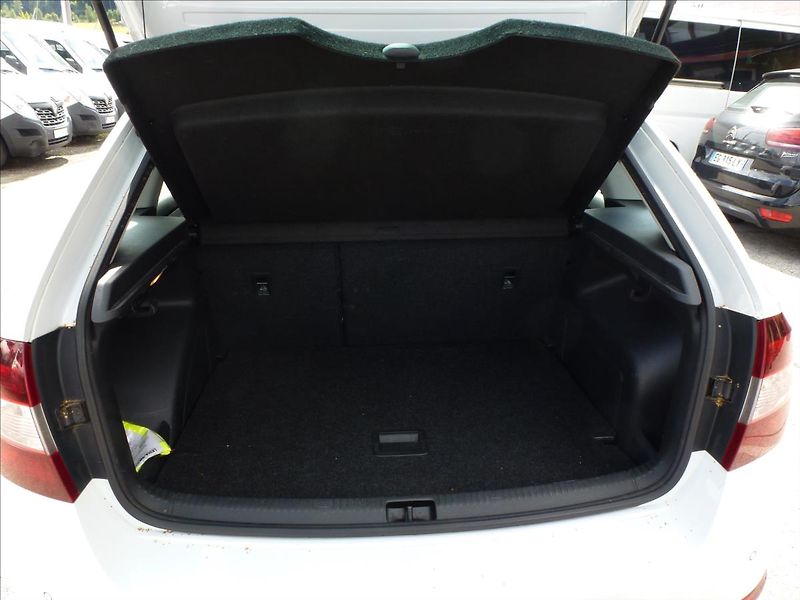 Škoda Rapid 1,4 TSI DSG Automat Spaceback - fotka 21 z 47