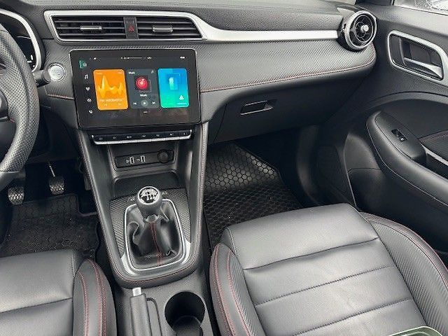 MG ZS Elegance 1.0 TGI 82kW - fotka 10 z 20