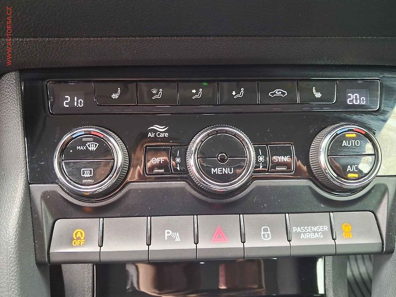 Škoda Karoq (2021) 2.0TDI 4x4, 2.maj,ČR, Style - fotka 18 z 21