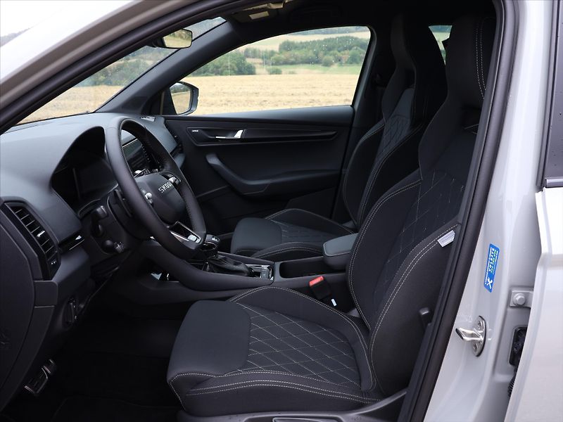 Škoda Karoq 2,0 TDI 4x4 DSG Sportline DPH - fotka 12 z 34