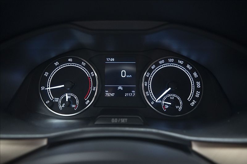 Škoda Scala 1,0 TSI STYLE 1. MAJITEL ČR - fotka 25 z 36