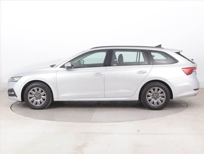 Škoda Octavia (2022) Ambition 2.0 TDI, ČR,1.maj - fotka 3 z 14