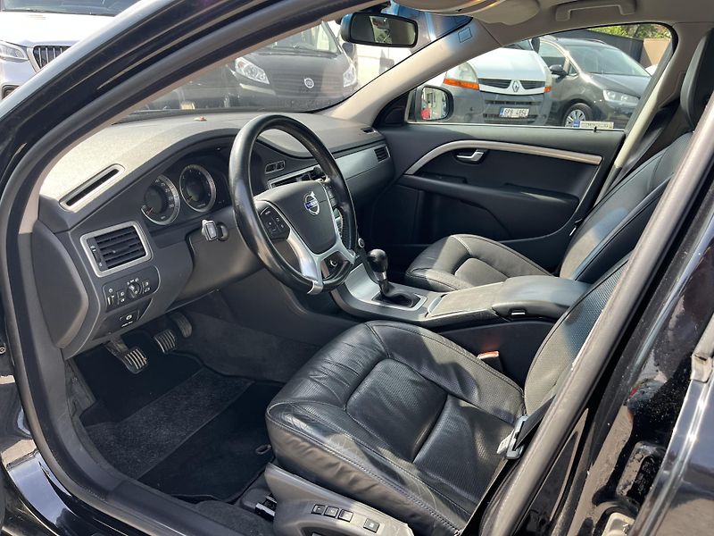 Volvo V70 (2009) 2.4D5 151KW REZERVACE! - fotka 11 z 21