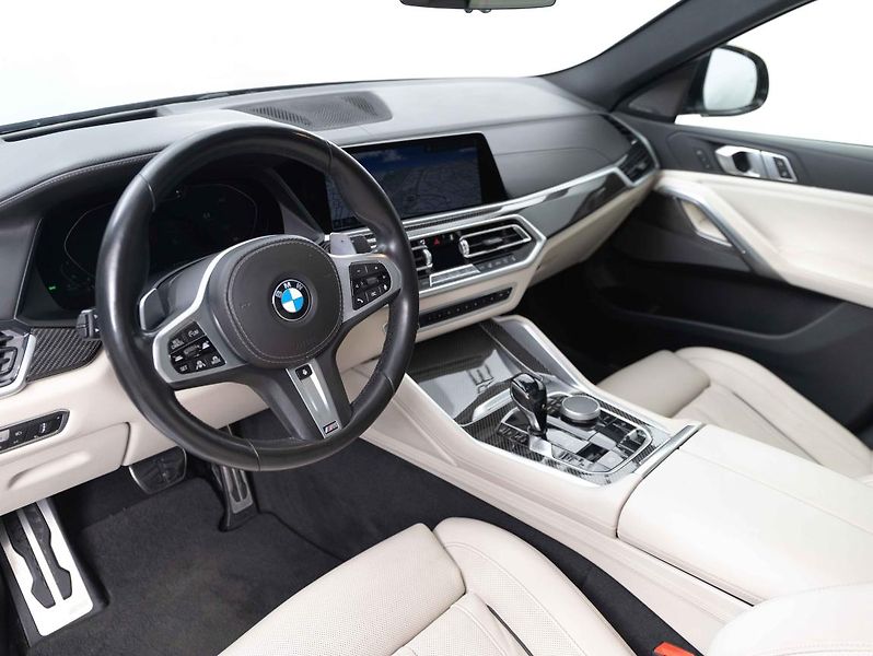 BMW X6 xDrive30d - fotka 11 z 24