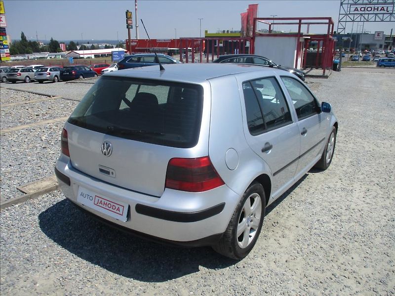Volkswagen Golf 1,9 TDi,96kW,digiklima,servis, - fotka 8 z 26