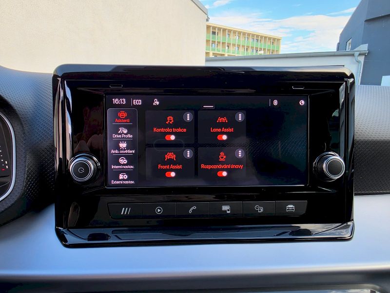 Seat Arona (2023) 1,0TSI 81KW FR - fotka 12 z 30