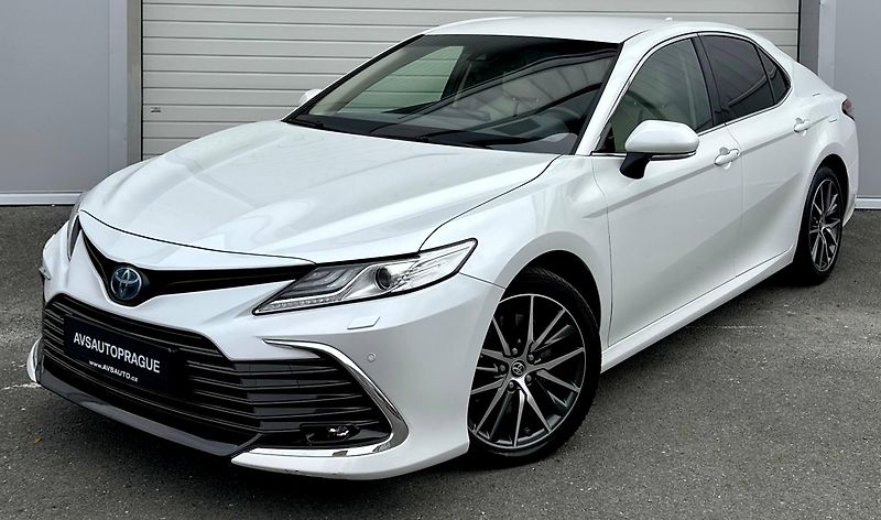Toyota Camry (2021) 2.5 HEV EXECUTIVE AUTOMAT - fotka 3 z 37