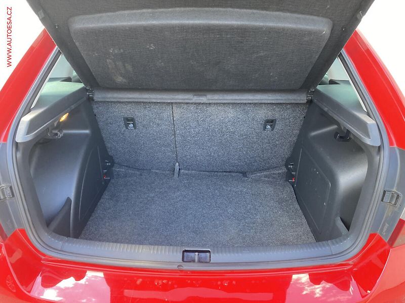 Škoda Rapid (2015) 1.2 TSi, Sport, xenon, panor - fotka 7 z 16