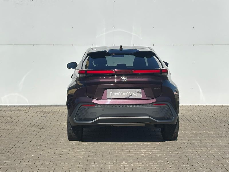 Toyota C-HR 1,8 HEV e-CVT Style - fotka 9 z 28