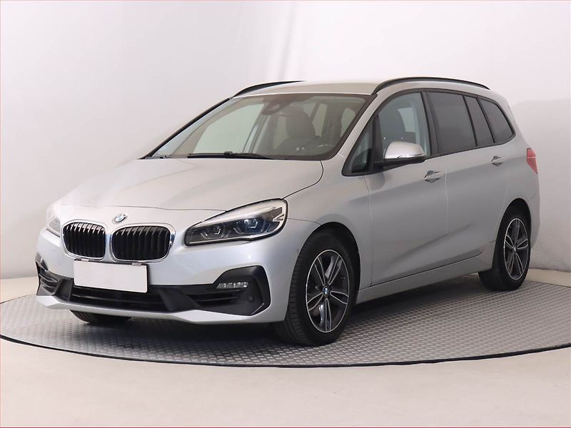 BMW Řada 2 (2019) 216i Gran Tourer, Serv.kniha - fotka 2 z 21