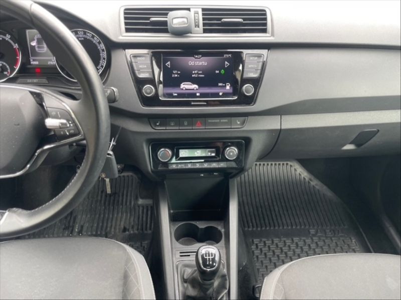 Škoda Fabia 1,0 TSI 70 Ambition - fotka 10 z 11