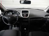 Peugeot 207 (2010) 1.4 HDi, 2.maj, AC - náhled 8