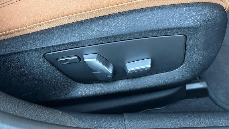 BMW Řada 5 540i AUT M-paket - fotka 22 z 32