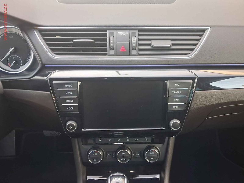 Škoda Superb (2016) 2.0TSI 4x4, ČR, DSG, navi - fotka 12 z 21