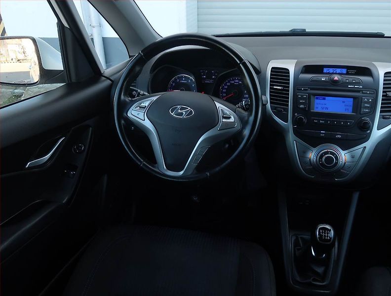 Hyundai ix20 (2019) 1.6 CVVT, ČR,1.maj - fotka 7 z 16