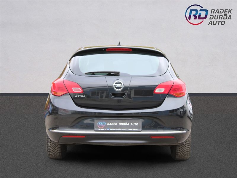 Opel Astra 1,4 i  ČR,1.MAJITEL,52TKM - fotka 6 z 21