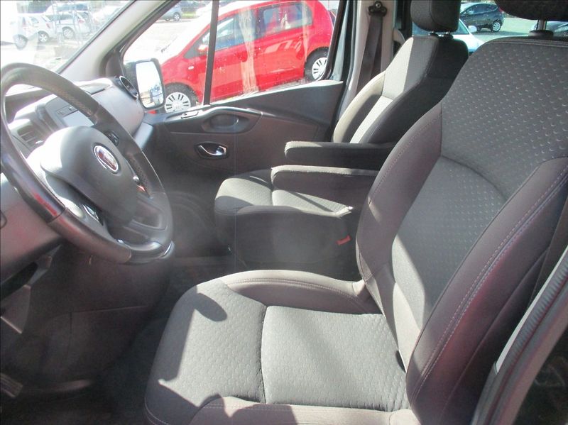 Fiat Talento 2,0 MJT, servis,8míst,CZ,1.maj - fotka 14 z 31