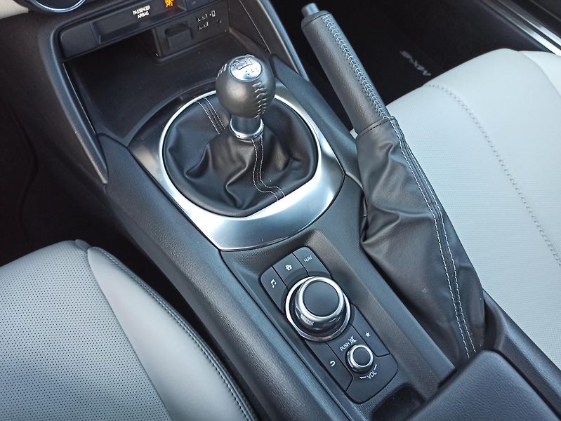 Mazda MX-5 2.0L 135kW SKYACTIV-G ČR 1.MAJ - fotka 24 z 29