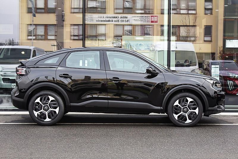 Citroën C4 (2026) 1,2 PLUS Hybrid 145k Automat - fotka 4 z 16