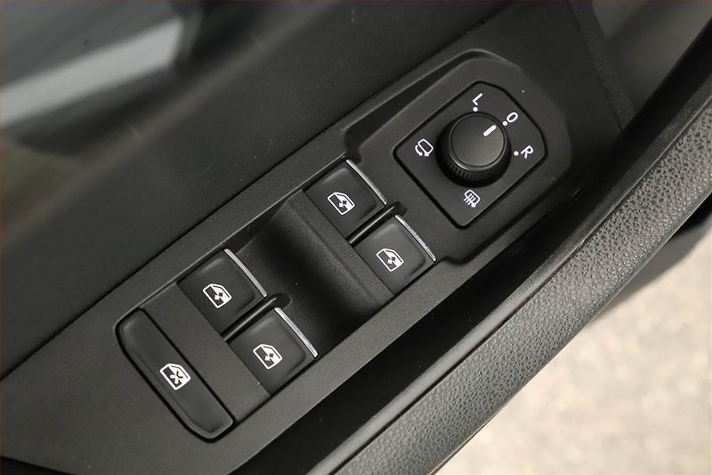 Škoda Karoq (2019) 2.0 TDI, 4X4, Automat, Navi - fotka 21 z 22