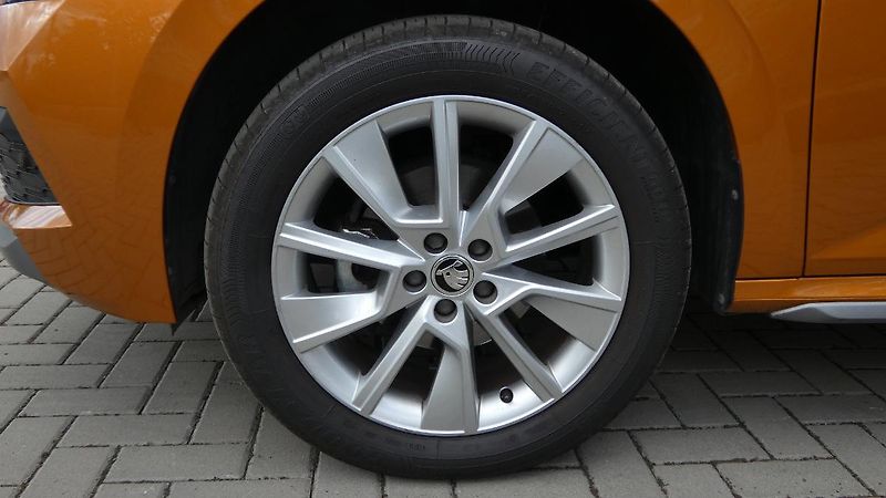 Škoda Kamiq 1.0 TSI Style DSG - fotka 21 z 22