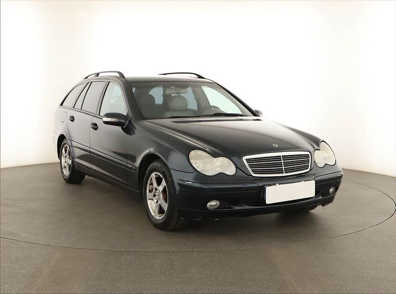 Mercedes-Benz Třídy C (2004) C 220 CDI , po STK, Tažné - fotografie inzerátu