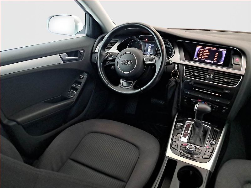 Audi A4 (2013) 2.0 TDI, 4X4, Automat, Navi - fotka 7 z 17