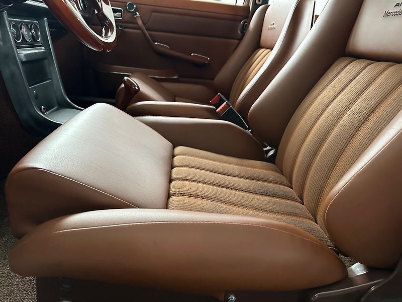 Mercedes-Benz 115 (1973) 114 280E AMG - fotka 10 z 28