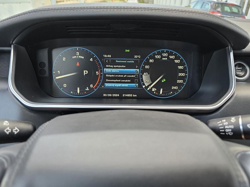 Land Rover Range Rover VOGUE 4,4 V8 250kW 4x4 TAŽNÉ - fotka 41 z 61