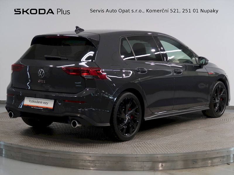 Volkswagen Golf (2024) GTI 2.0TSI 180KW DSG - fotka 2 z 36