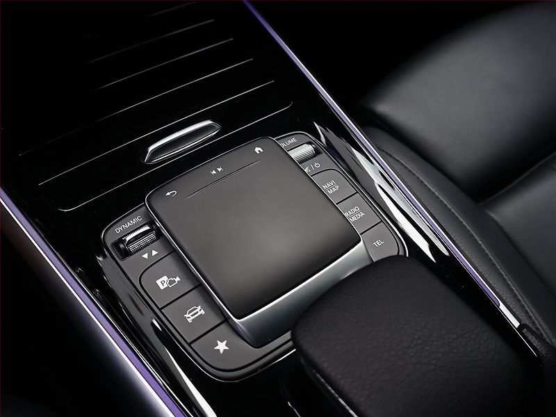 Mercedes-Benz GLB (2021) 200 d 4MATIC - fotka 20 z 21